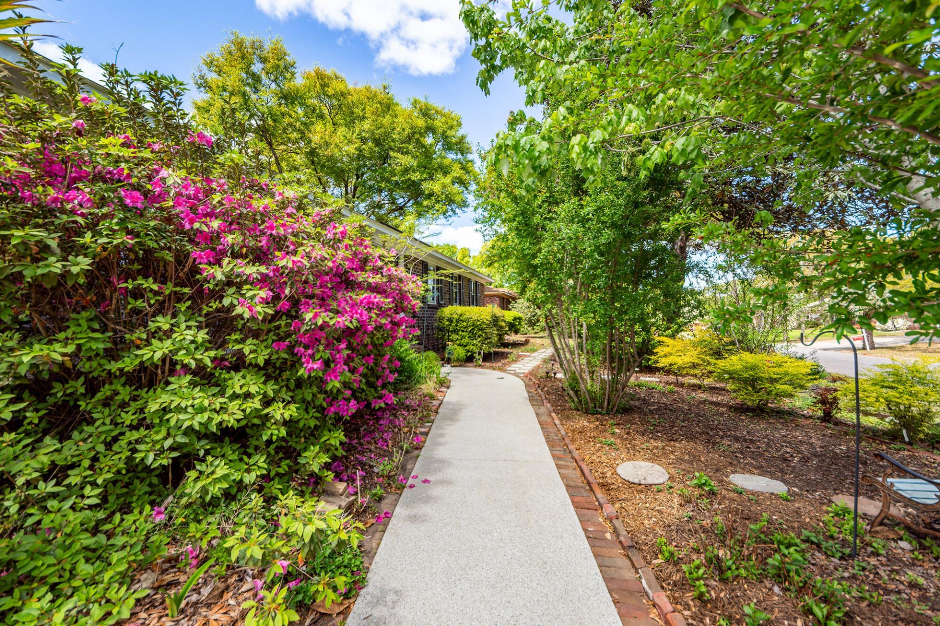 5321 Chantilly Lane Photo 4