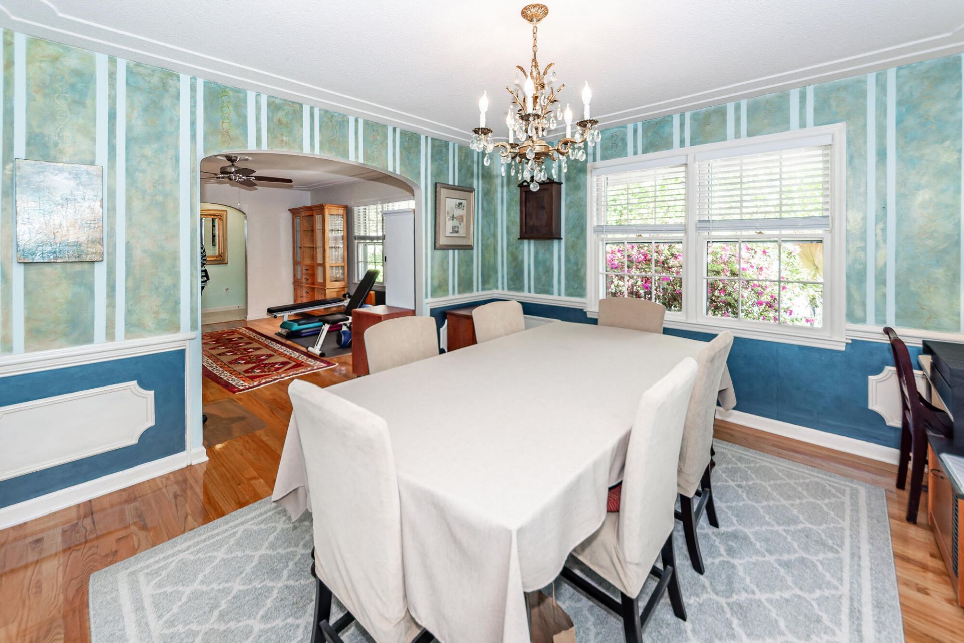 5321 Chantilly Lane Photo 9