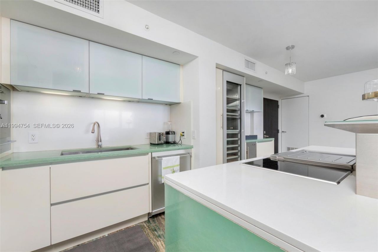 90 Alton Rd, Unit 704, Miami Beach, FL 33139 Photo