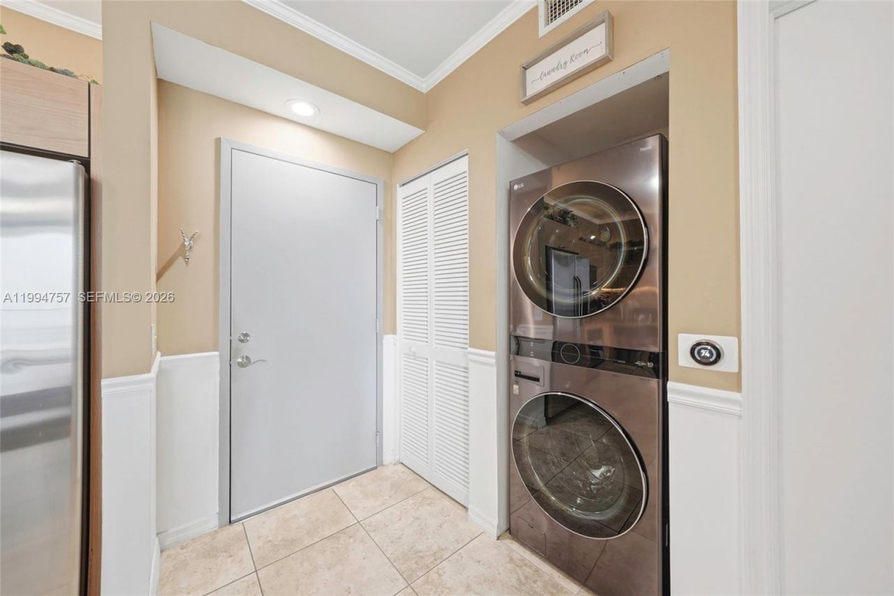 3180 SW 22nd Ter, Unit 804, Miami, FL 33145 Photo