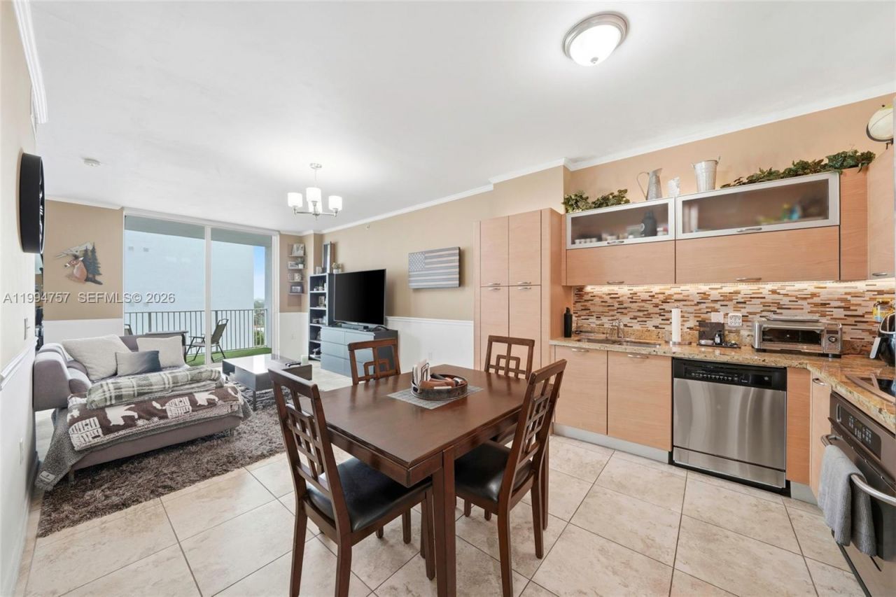 3180 SW 22nd Ter, Unit 804, Miami, FL 33145 Photo