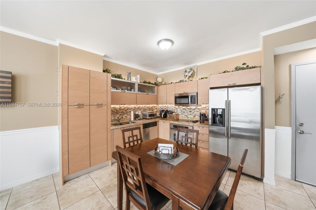 3180 SW 22nd Ter, Unit 804, Miami, FL 33145 Photo