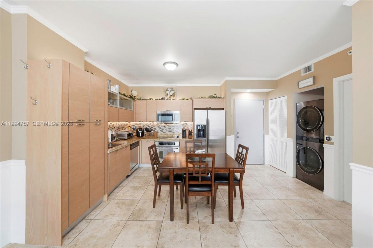 3180 SW 22nd Ter, Unit 804, Miami, FL 33145 Photo