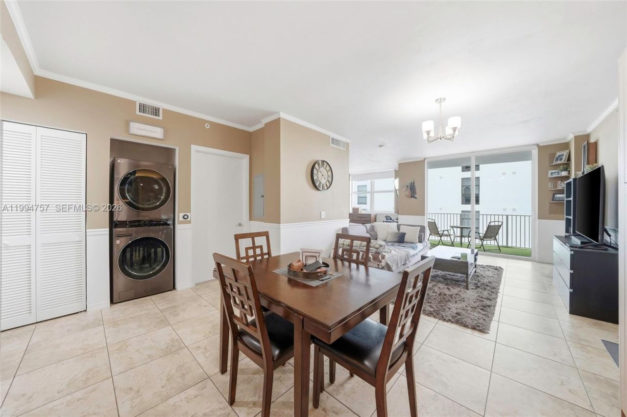 3180 SW 22nd Ter, Unit 804, Miami, FL 33145 Photo