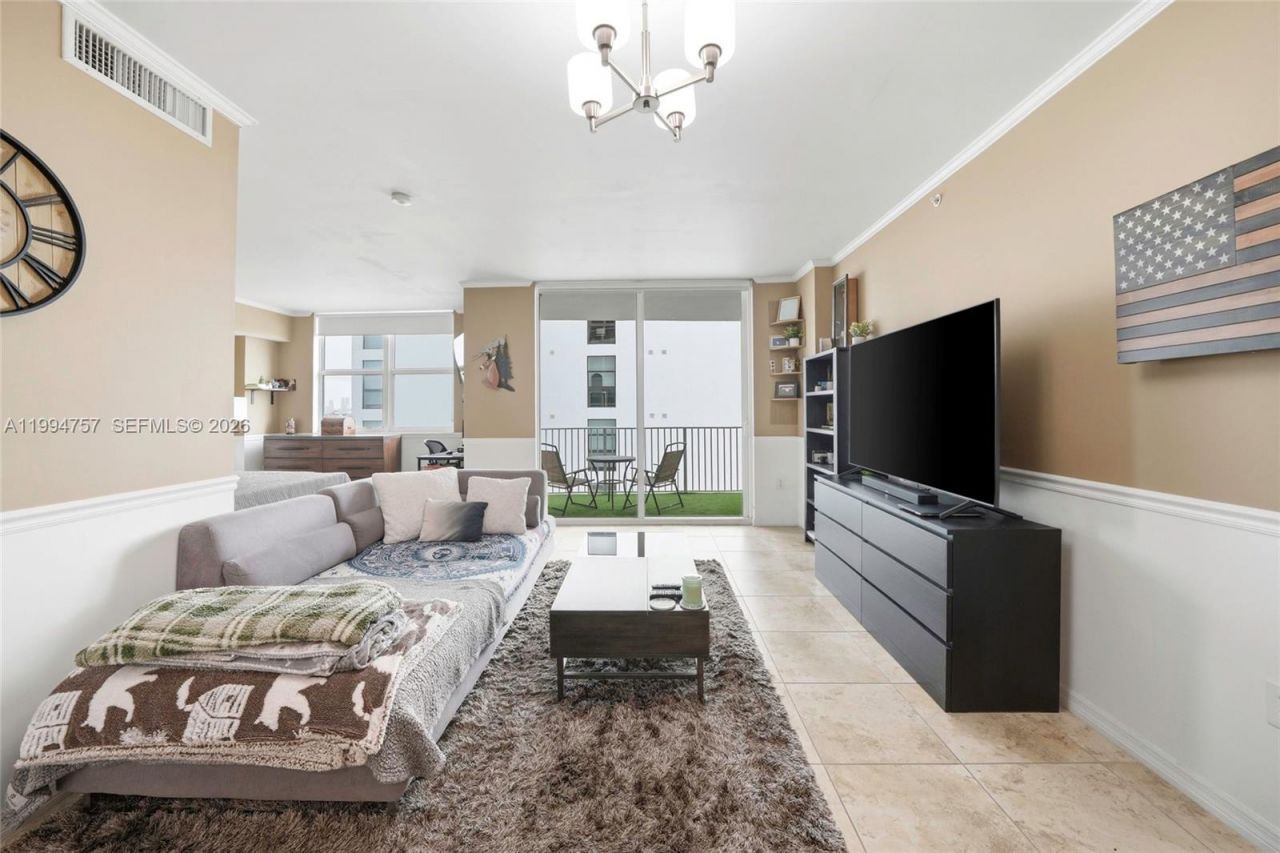 3180 SW 22nd Ter, Unit 804, Miami, FL 33145 Photo