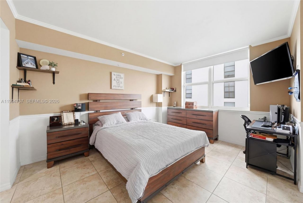 3180 SW 22nd Ter, Unit 804, Miami, FL 33145 Photo