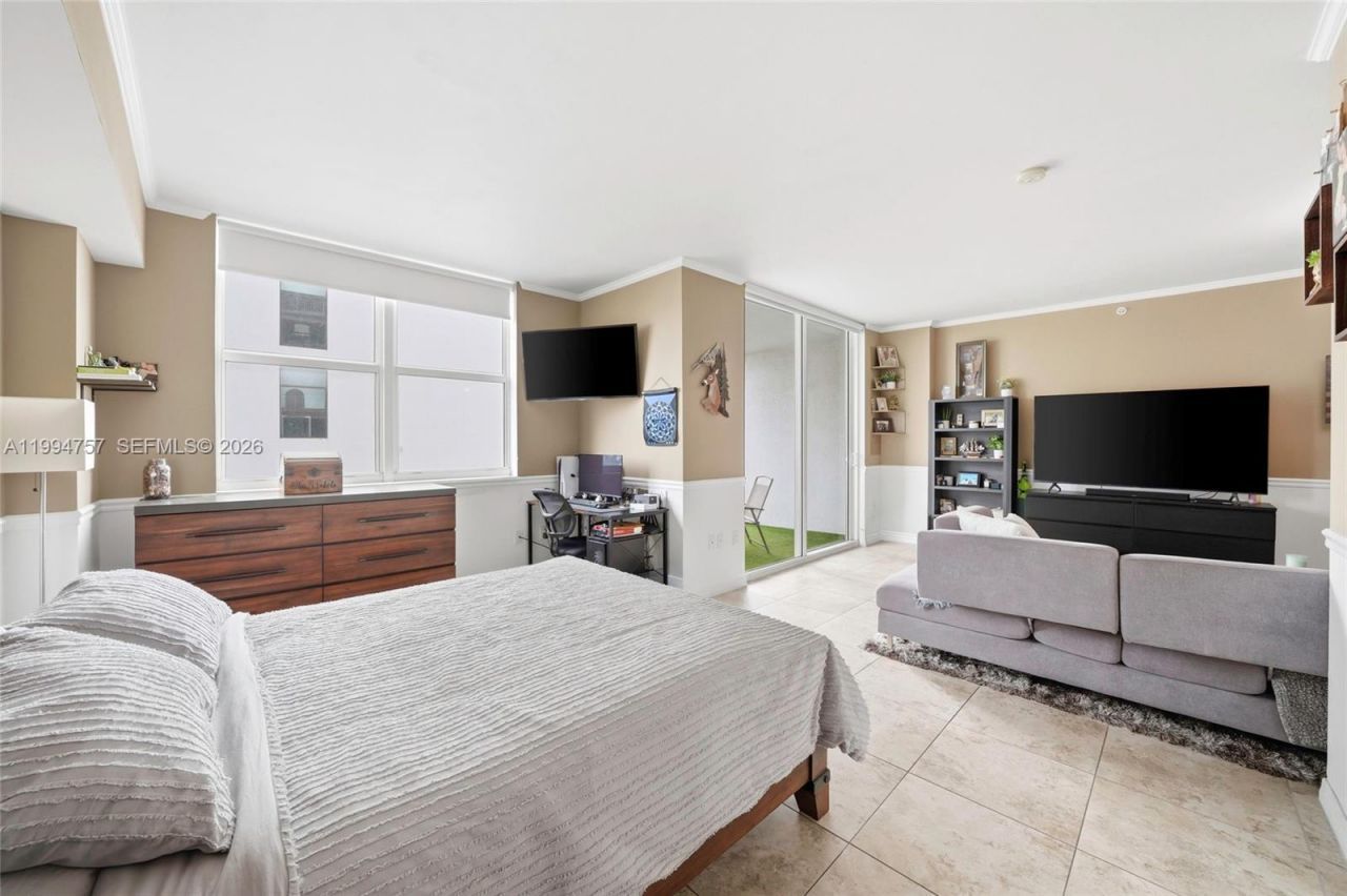 3180 SW 22nd Ter, Unit 804, Miami, FL 33145 Photo