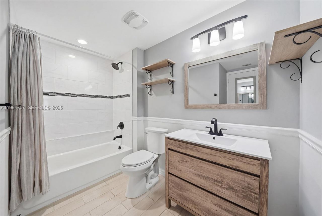 3180 SW 22nd Ter, Unit 804, Miami, FL 33145 Photo