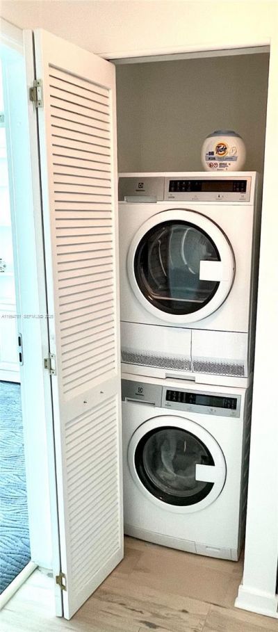 300 S Biscayne Blvd, Unit T-2012, Miami, FL 33131 Photo