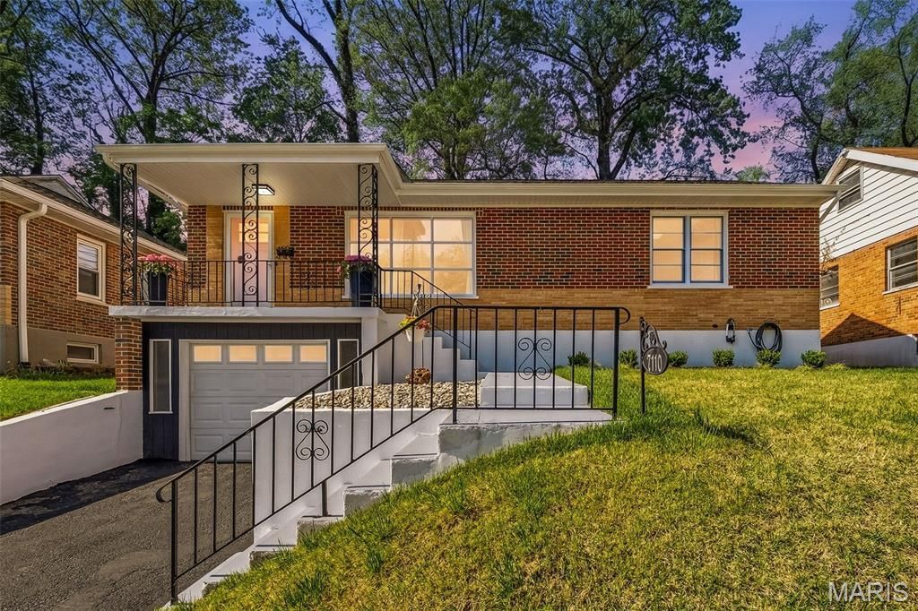 7110 Groveland Drive, Saint Louis, MO 63121 Main Photo