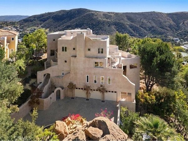 28 Ranchero, Bell Canyon, CA 91307