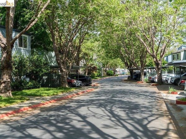 91 Emery Bay Dr, Emeryville, CA 94608