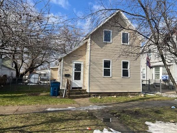 1235 Quarry Avenue NW, Grand Rapids, MI 49504