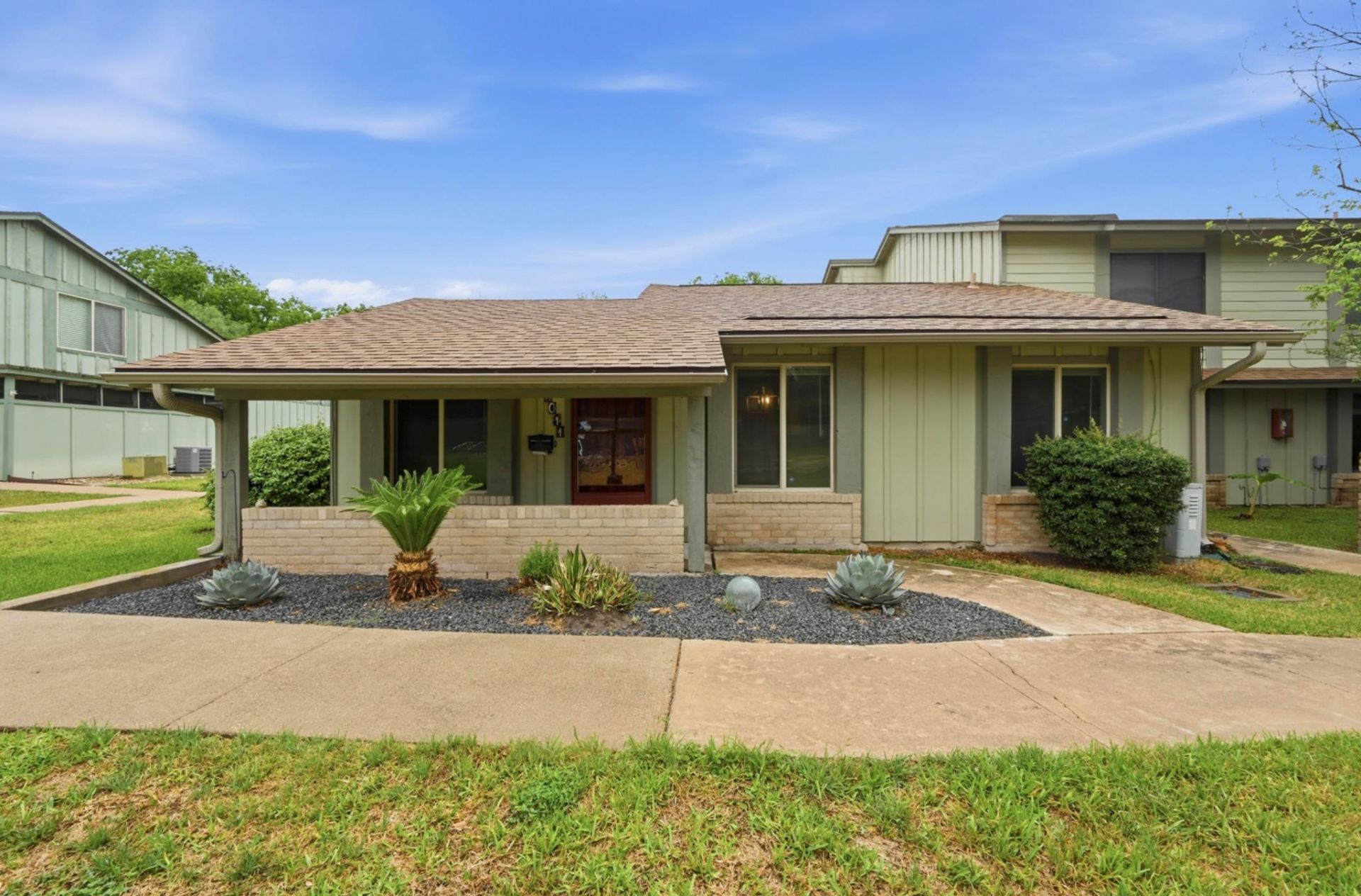 5011 Fort Clark Dr, Austin, TX 78745 Main Photo
