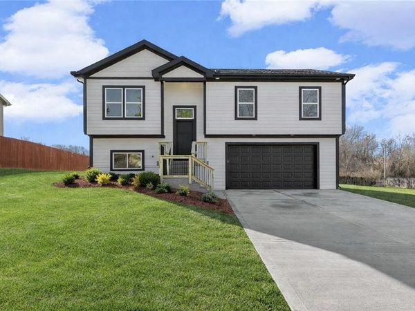 3416 Iowa Street, Leavenworth, KS 66048