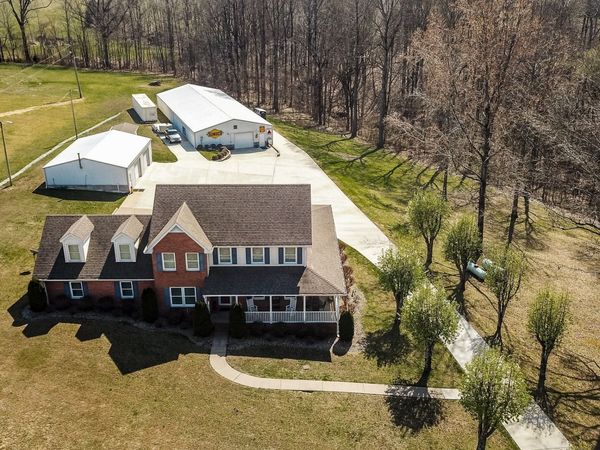 1626 New Highway 52 E , Westmoreland, TN 37186