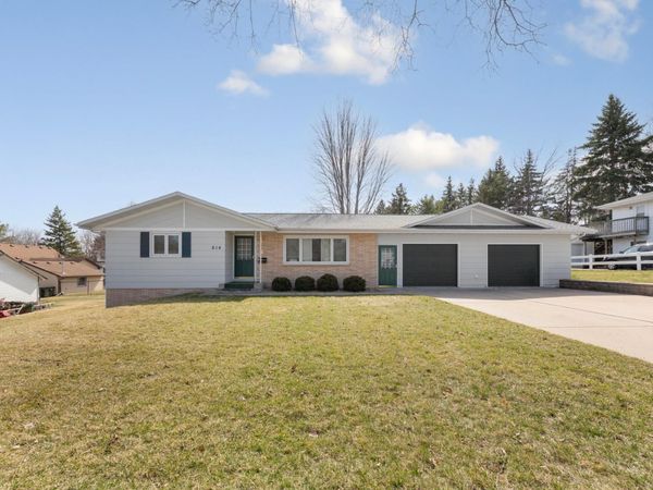 814 W Skaro Street, Saint Peter, MN 56082