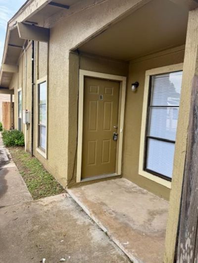 3001-b Parker Ln, Austin, TX 78741 Main Photo