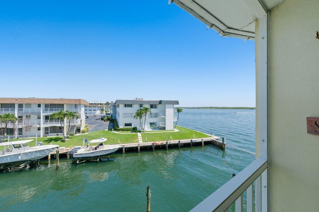 101 Doolen Court, Unit 307, North Palm Beach, FL 33408 Photo