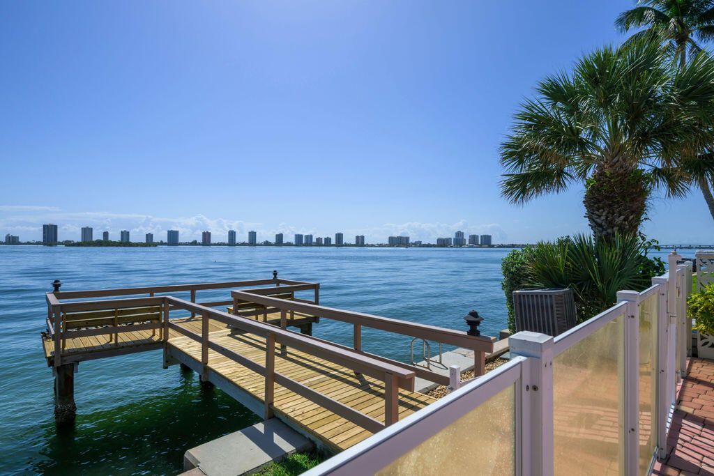 101 Doolen Court, Unit 307, North Palm Beach, FL 33408 Photo