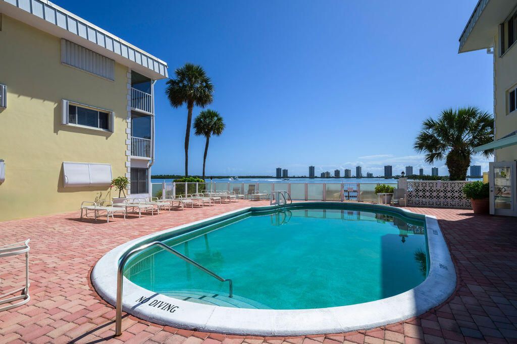 101 Doolen Court, Unit 307, North Palm Beach, FL 33408 Photo