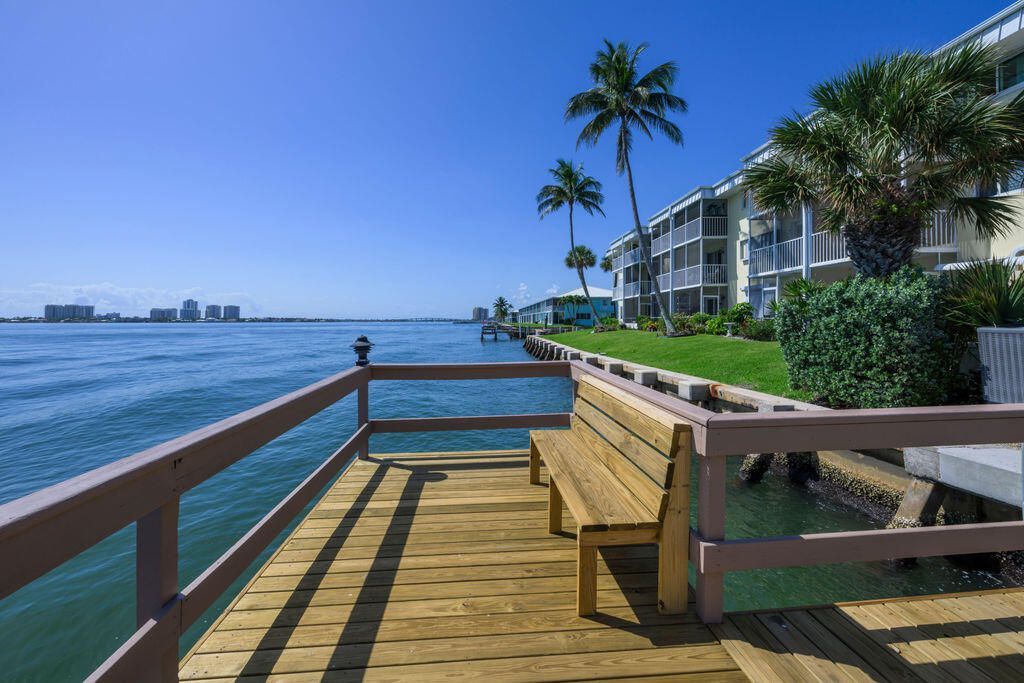 101 Doolen Court, Unit 307, North Palm Beach, FL 33408 Photo