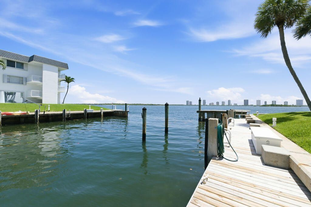 101 Doolen Court, Unit 307, North Palm Beach, FL 33408 Photo