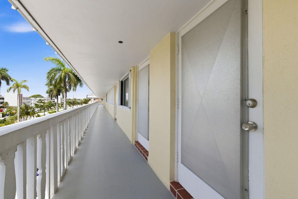 101 Doolen Court, Unit 307, North Palm Beach, FL 33408 Photo