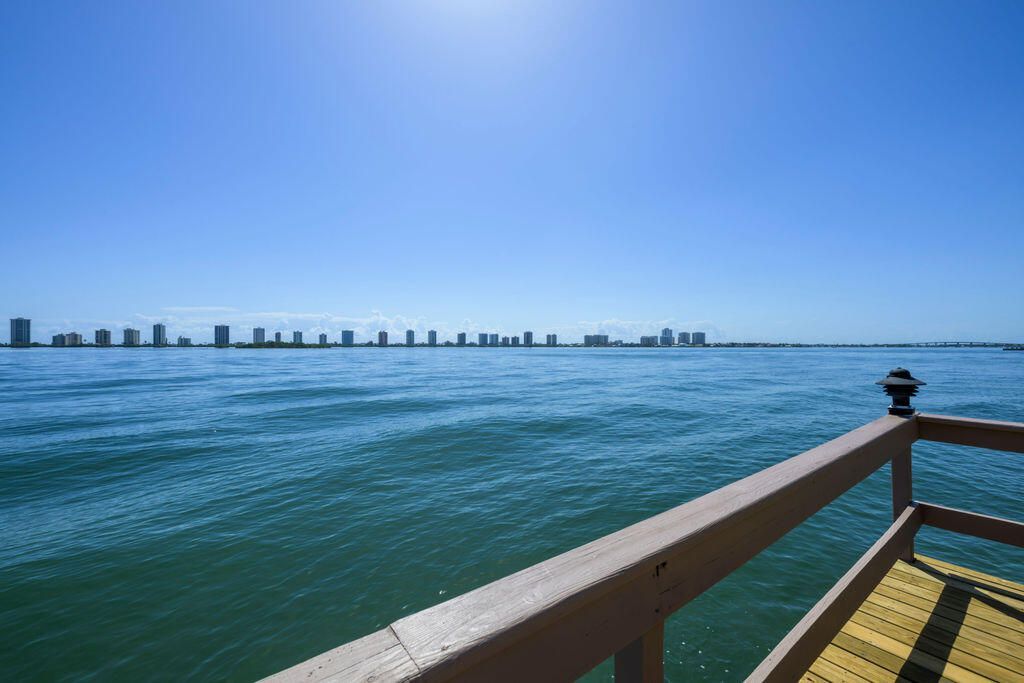 101 Doolen Court, Unit 307, North Palm Beach, FL 33408 Photo