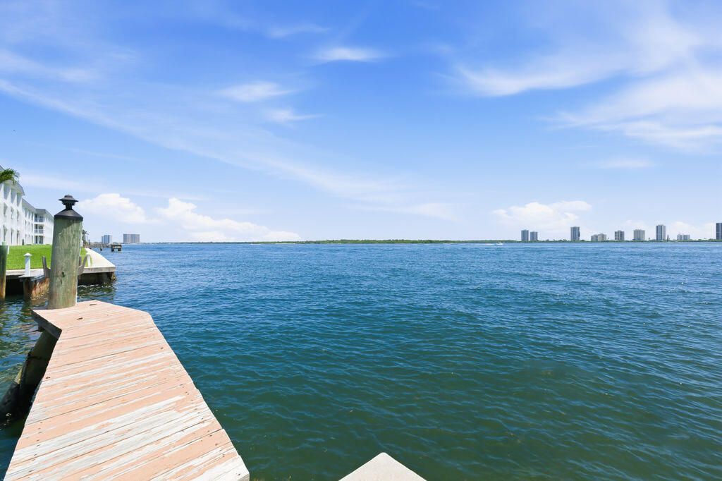 101 Doolen Court, Unit 307, North Palm Beach, FL 33408 Photo