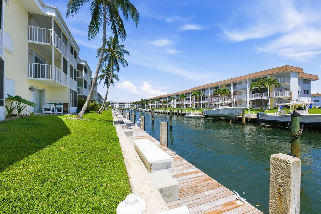 101 Doolen Court, Unit 307, North Palm Beach, FL 33408 Photo