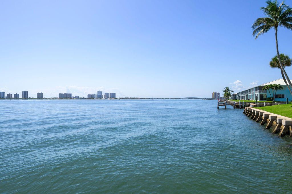 101 Doolen Court, Unit 307, North Palm Beach, FL 33408 Photo