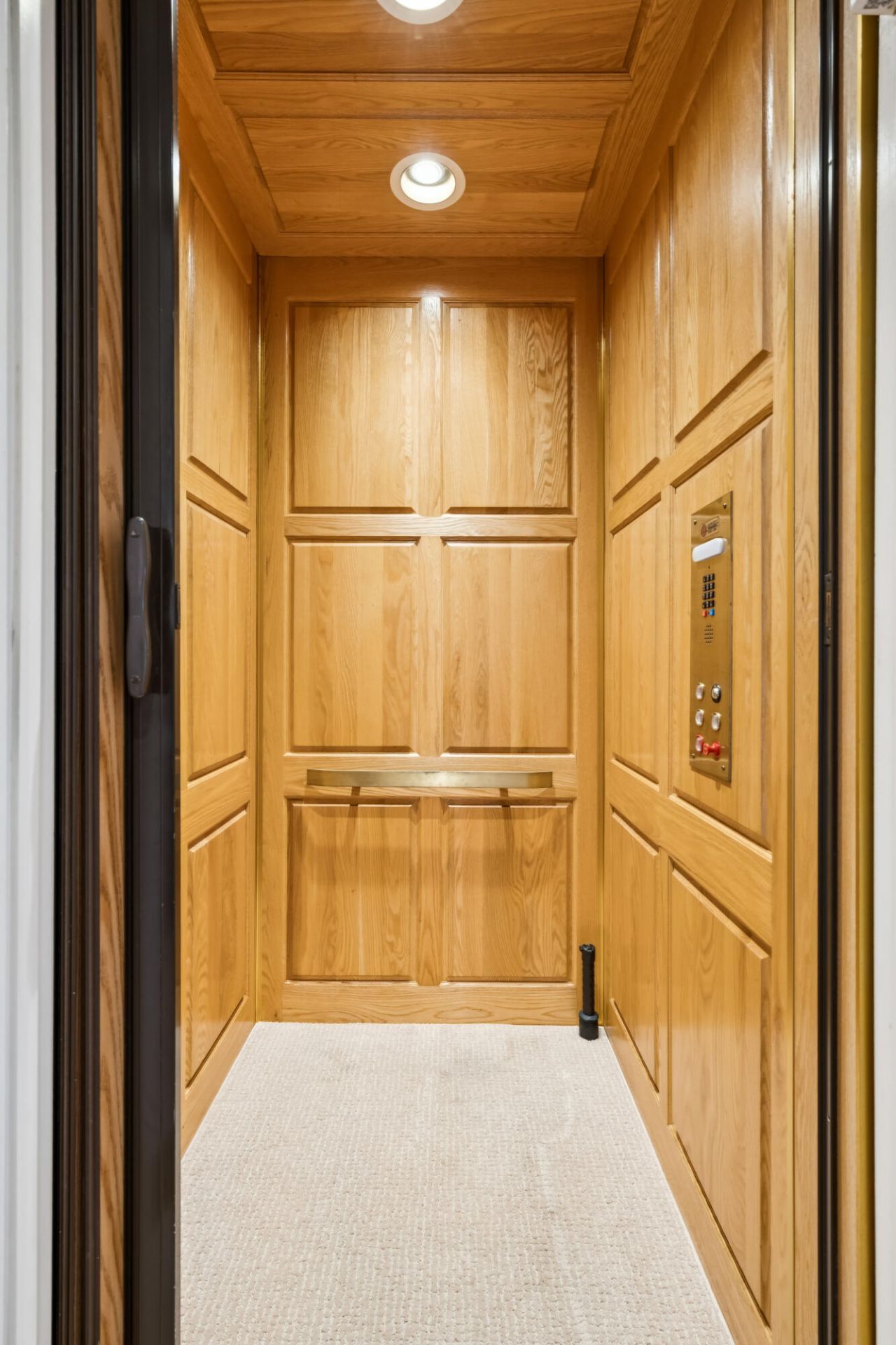 1600 Rivertowne Country Club Drive Photo 5