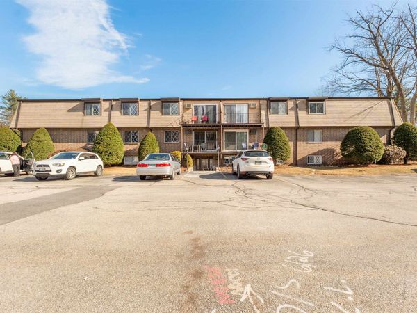 2 Silvestri Circle, Unit 13, Derry, NH 03038