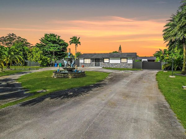 15305 SW 209th Ave , Miami, FL 33187