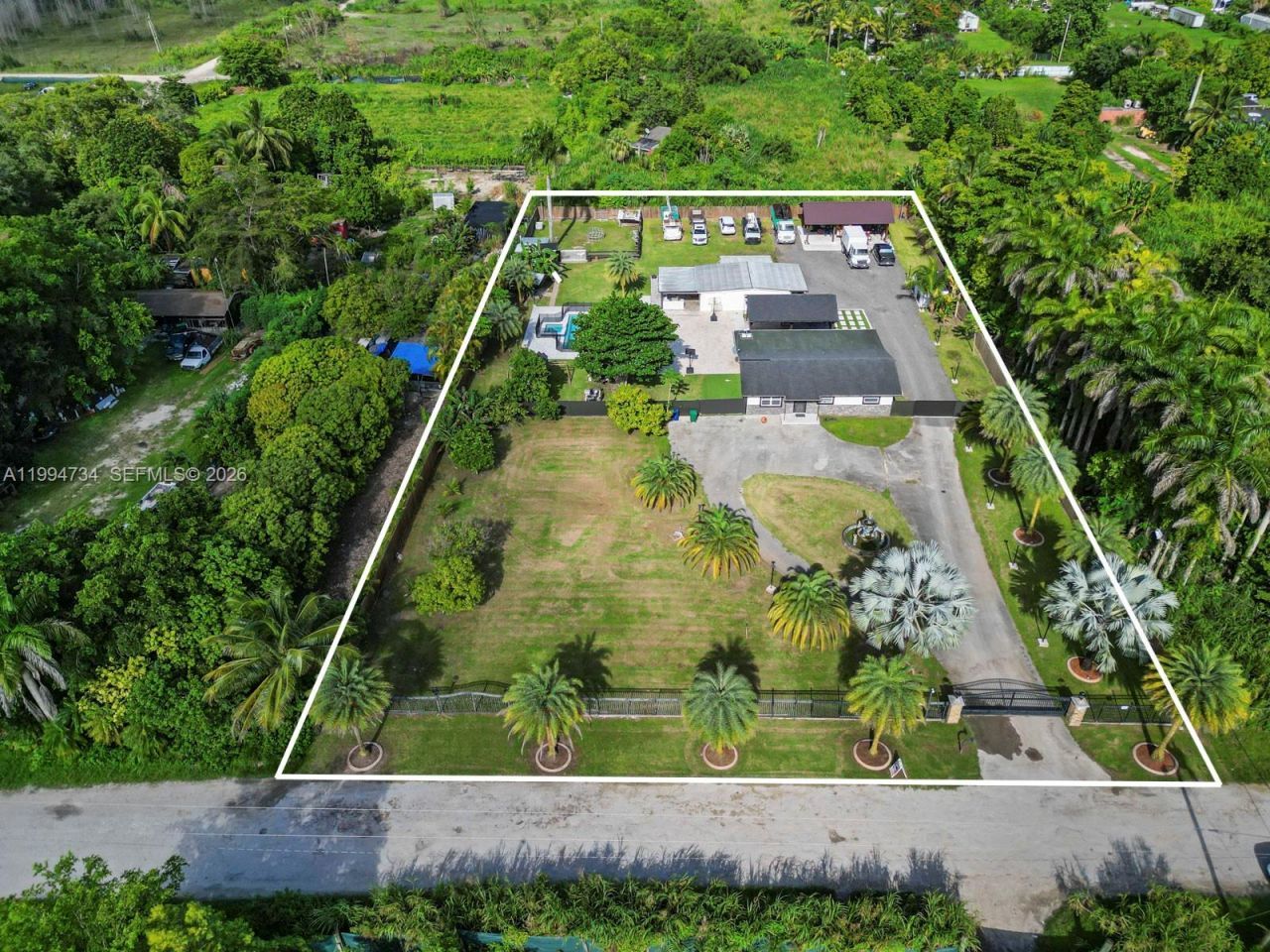 15305 SW 209th Ave , Miami, FL 33187 Photo