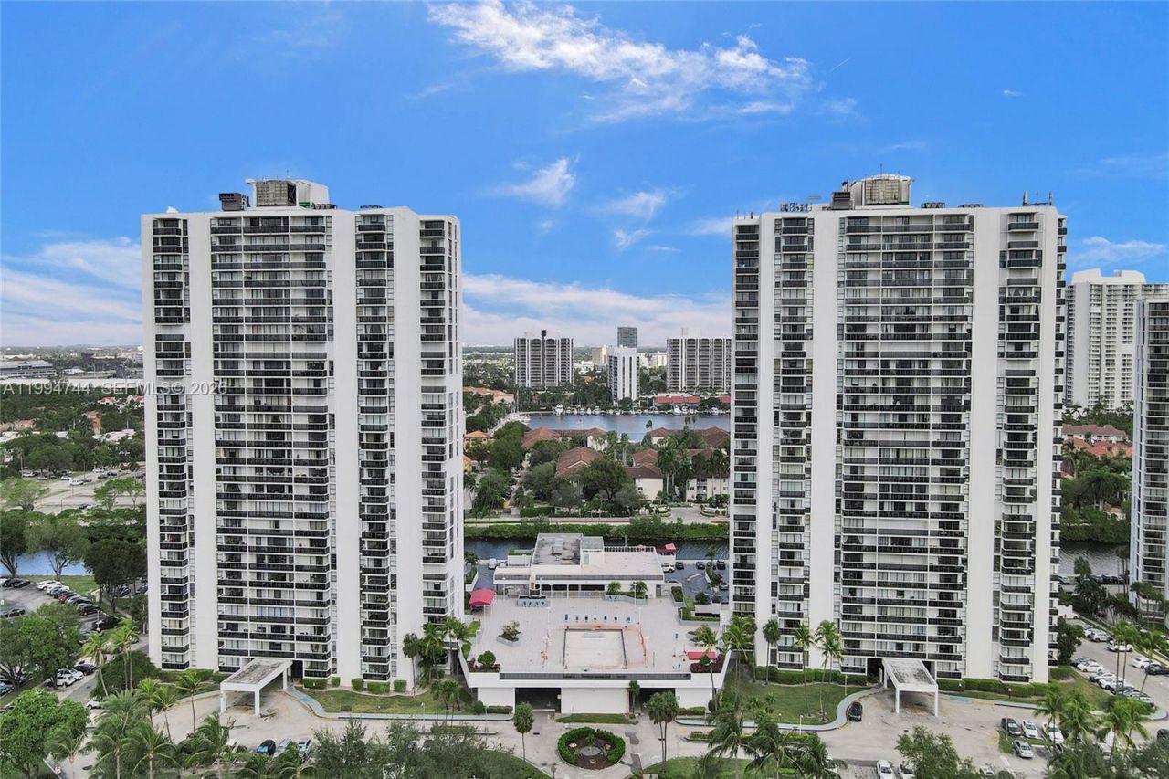 3625 N Country Club Dr, Unit 2310, Aventura, FL 33180 Photo