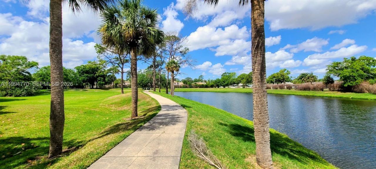 3007 Clubview Drive, Unit U3, Orlando, FL 32822 Photo