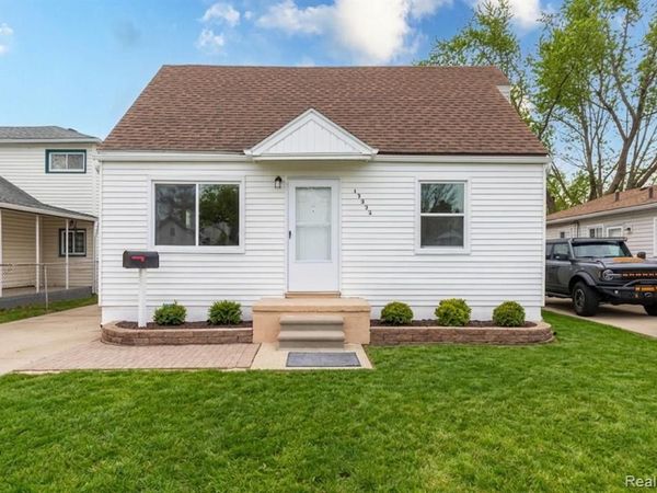 17322 Martin Road, Roseville, MI 48066