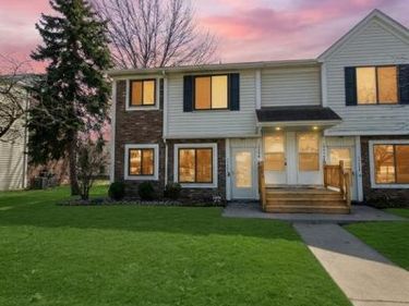 17438 Utica Oaks Lane, Roseville, MI 48066