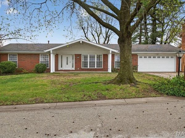 110 Wildwood Court, St Charles, MO 63303