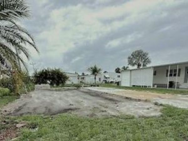 593 Daisy DR, NORTH FORT MYERS, FL 33917