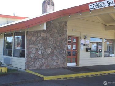 910 Simpson Avenue , Hoquiam, WA 98550