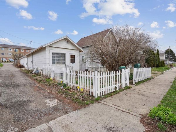 408 E Linn Street, Marshalltown, IA 50158