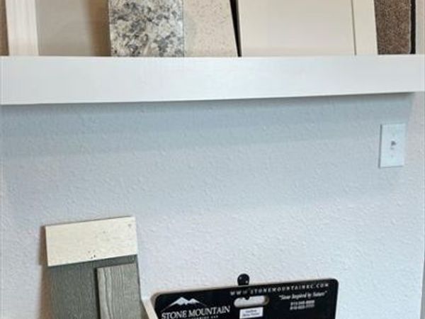 427 Rock Creek Drive, Tonganoxie, KS 66086