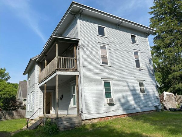 2 Arlington Street, Essex Junction, VT 05452