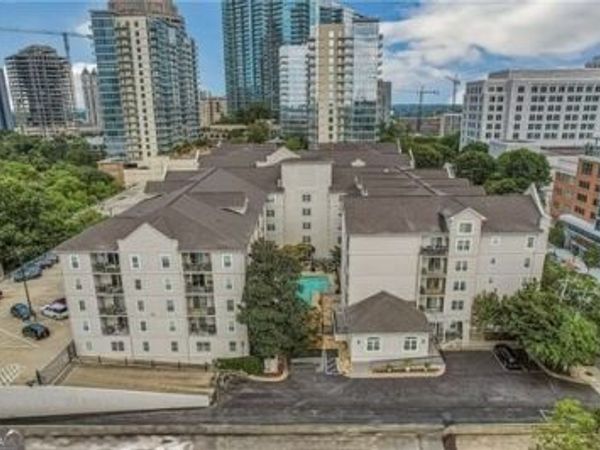 1074 Peachtree Walk NE, Unit B220, Atlanta, GA 30309