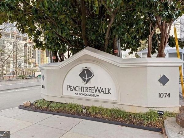 1074 Peachtree Walk NE, Unit B220, Atlanta, GA 30309