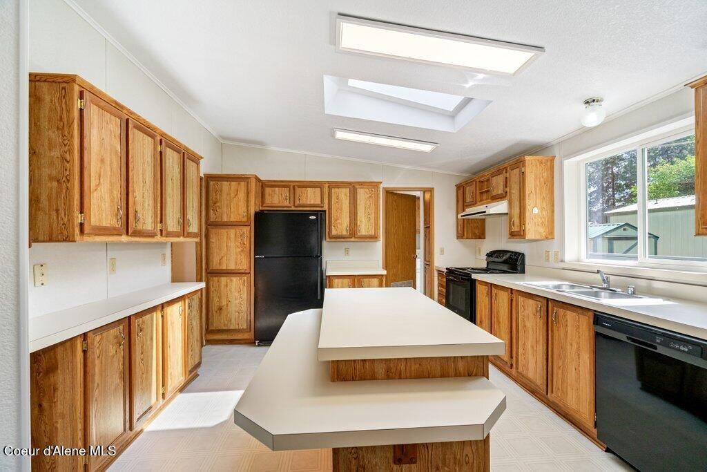 122 E Walrose Loop, Hayden, ID 83835 Main Photo