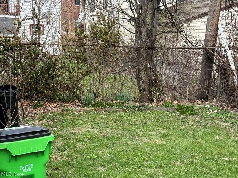 13207 S Parkway, Garfield Heights, OH 44105 Photo 4